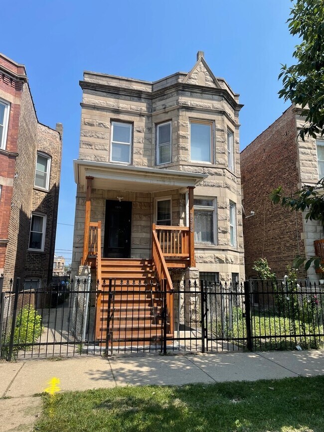 Primary Photo - 1515 N Keystone Ave