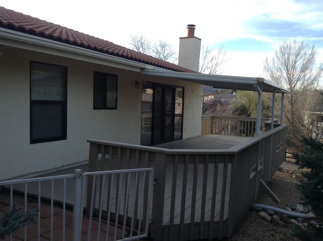 Building Photo - Cliff Rose - 3 Bedroom and 2 Bathroom