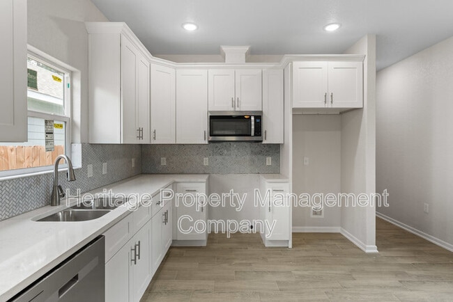 Building Photo - 109 Remolino