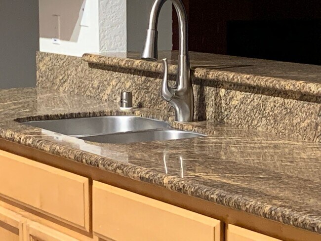 Building Photo - GRANITE BAY ~ HOME FOR RENT!