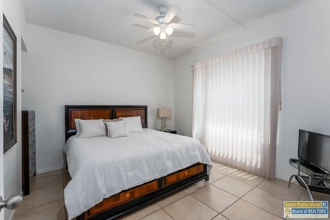 Building Photo - 5909 Padre Blvd