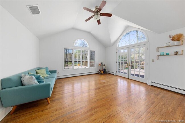Building Photo - 41 Burr Farms Rd