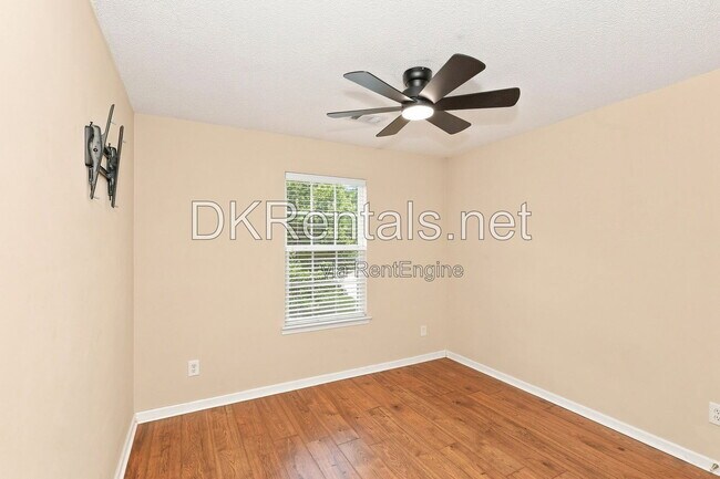 Building Photo - 463 Thistle Cove