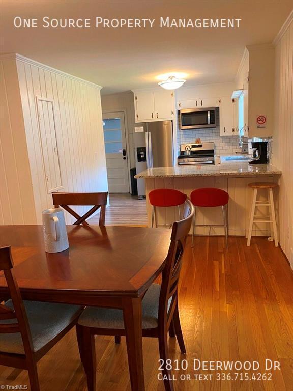 Building Photo - 2810 Deerwood Dr