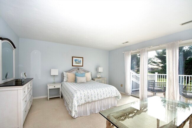 Building Photo - 40 Driftway