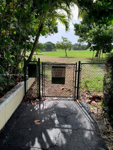 Building Photo - 717 S US Hwy 1