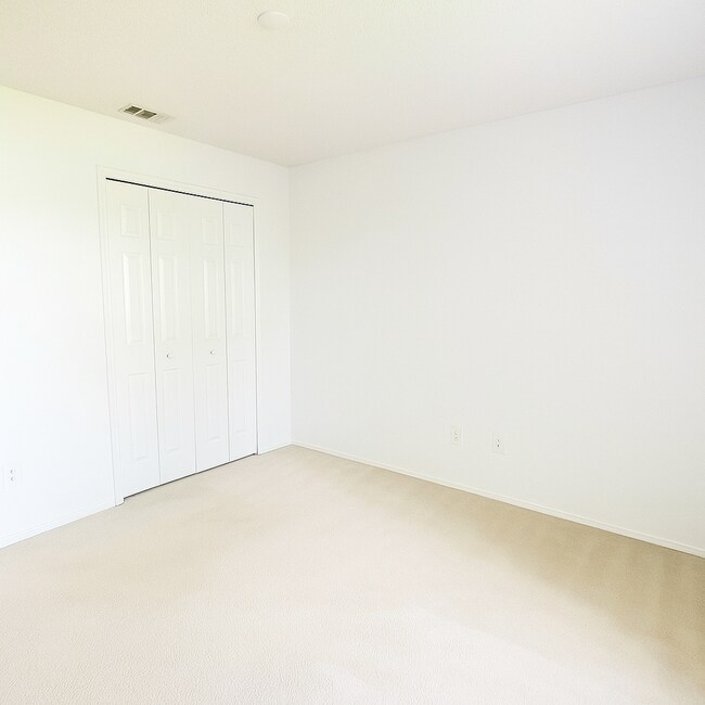 Building Photo - Kissimmee Single Family 3x2  Home!