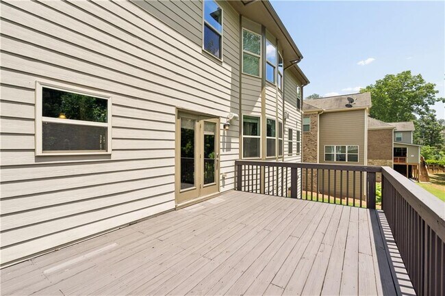 Building Photo - 4470 Skylark Ln