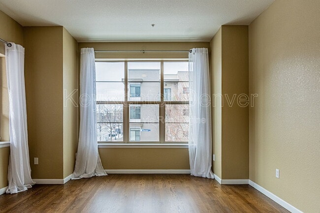 Building Photo - 492 S Saulsbury St
