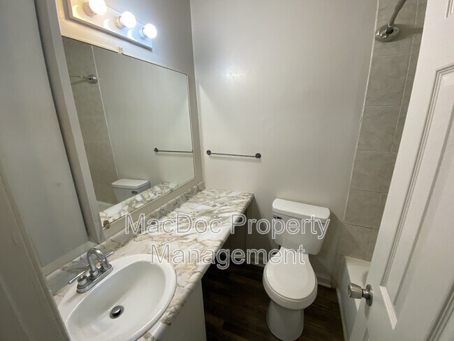 Building Photo - 14674 Pinon Ct