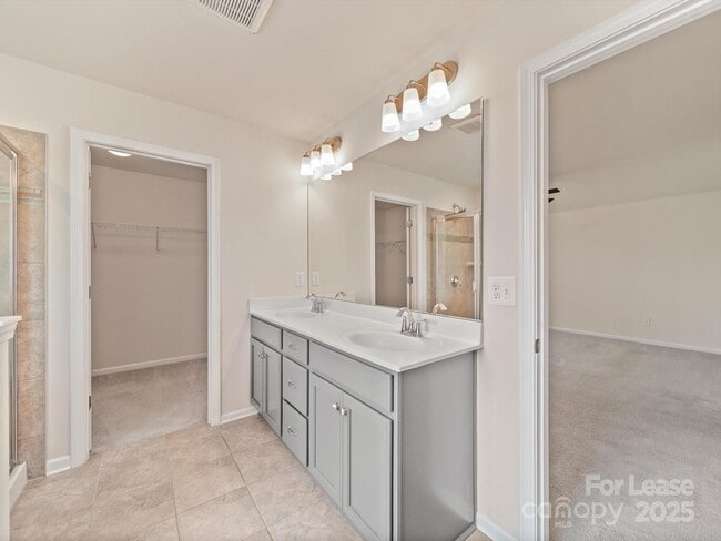Building Photo - 1067 Winnett Dr