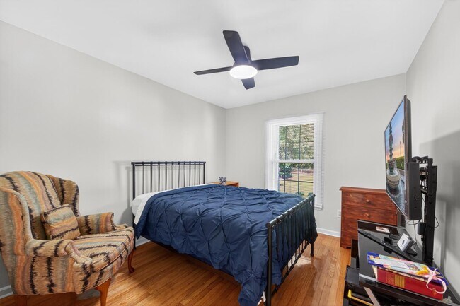 Building Photo - 1353 Secessionville Rd