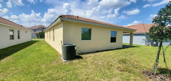 Building Photo - 1151 Oak Bluff Dr
