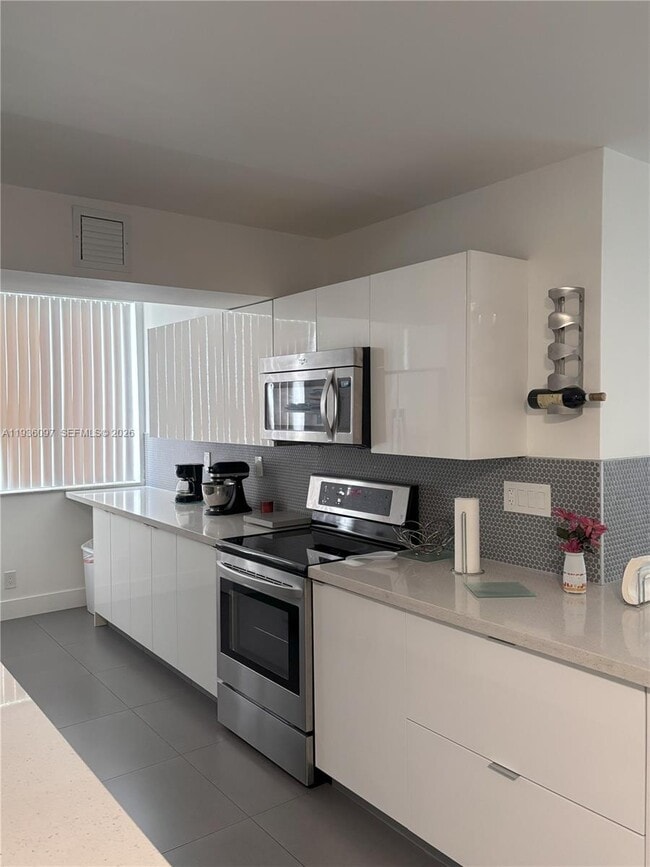 Building Photo - 9501 SW 1st Ct