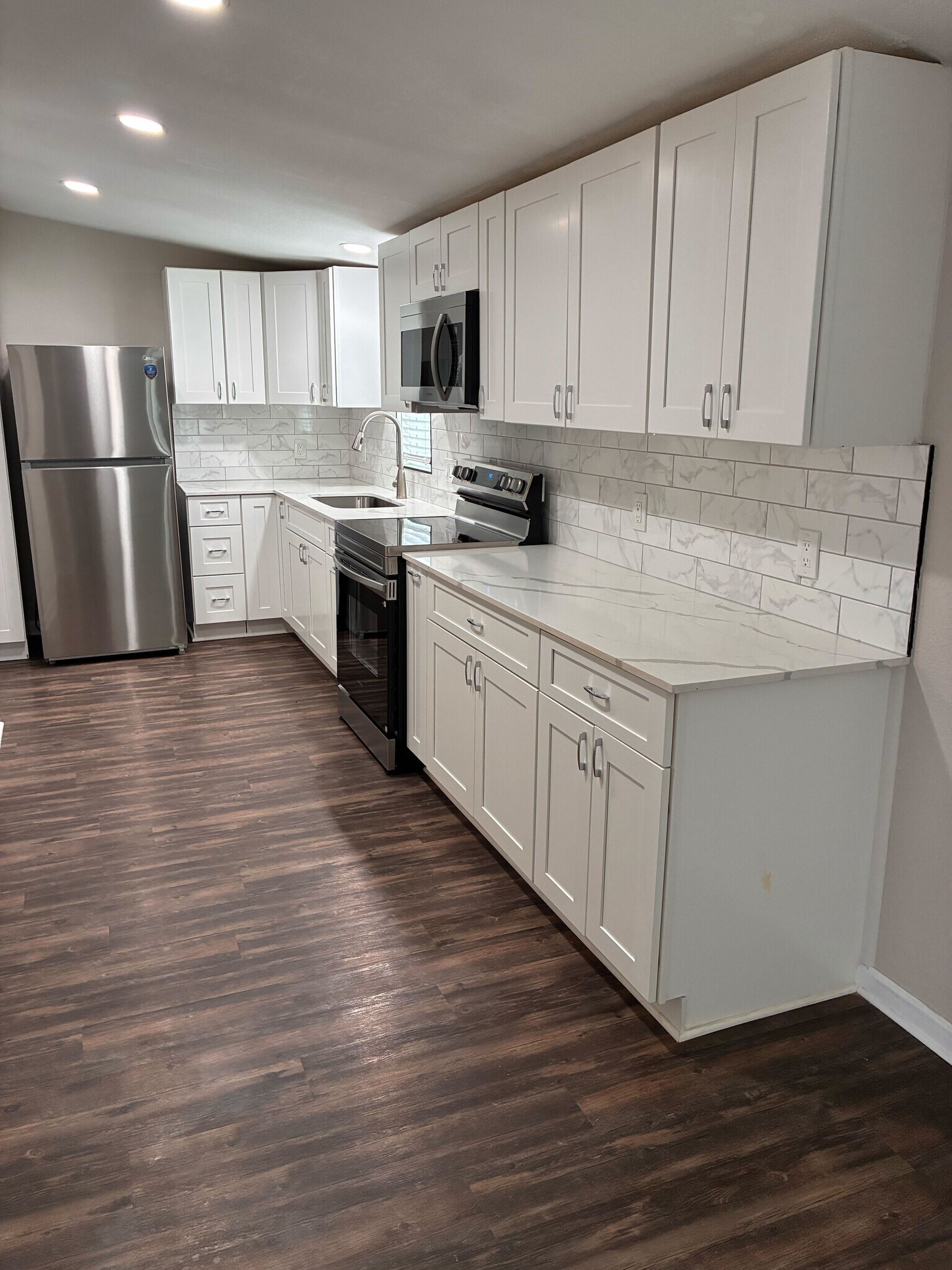 Building Photo - 1403 Darold Dr