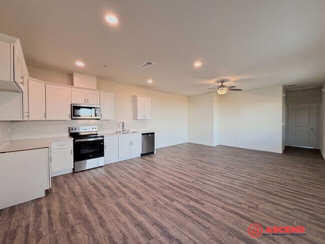 Building Photo - 6012 Curvy Hills Dr