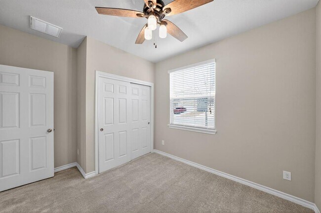 Building Photo - 161 Flexus Ln