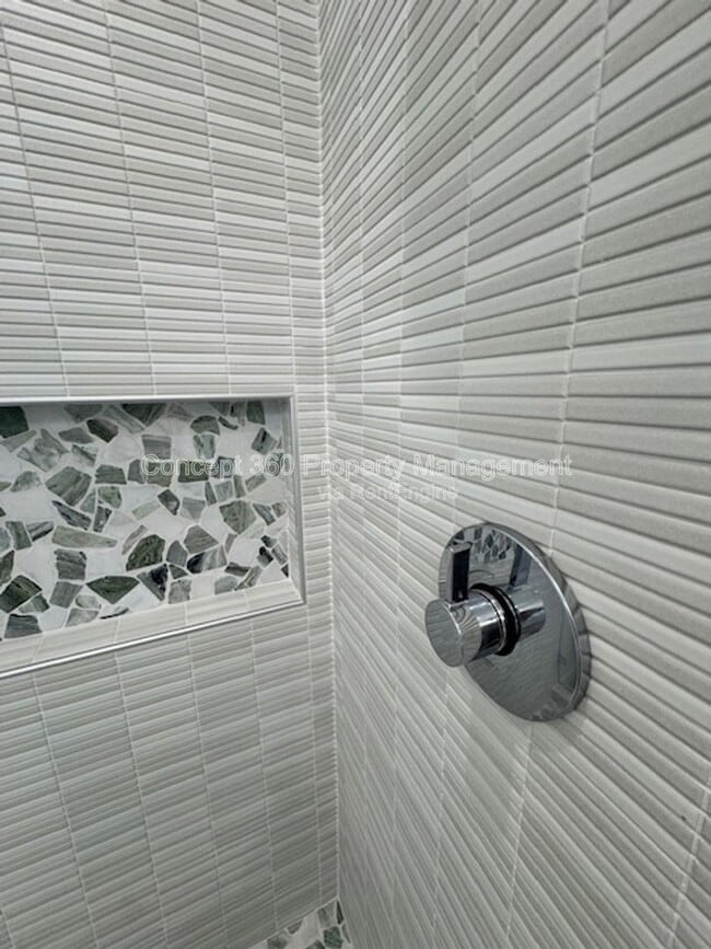 Building Photo - 6170 Briercrest Ave