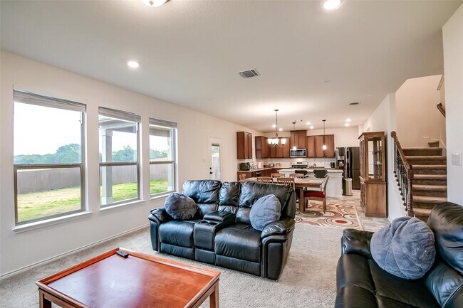 Building Photo - 1924 Stringer Pass