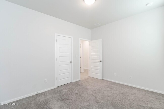 Building Photo - 12832 Haxby St