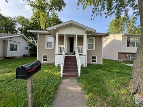 Building Photo - Cute 2BD/1BA