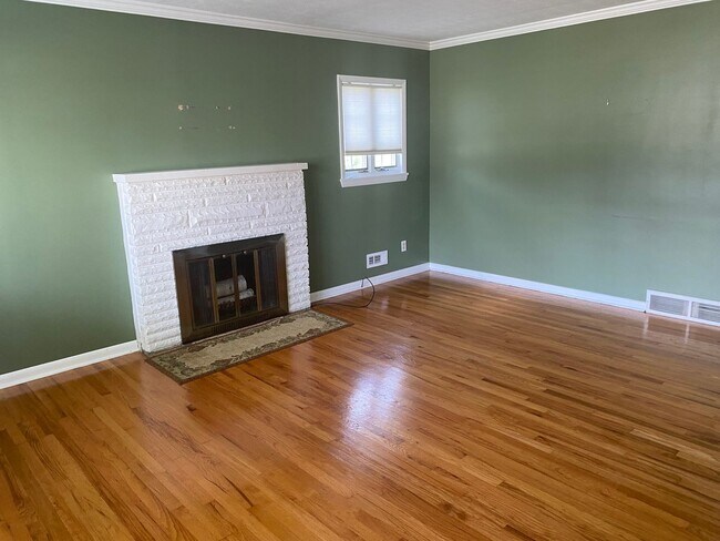 Building Photo - 3 Bedroom 1.5 Bathroom Single Family Home in Upper Arlington. OH