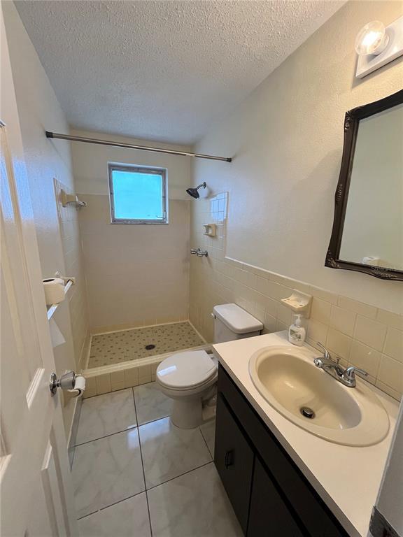 Building Photo - 7403 Populus Dr
