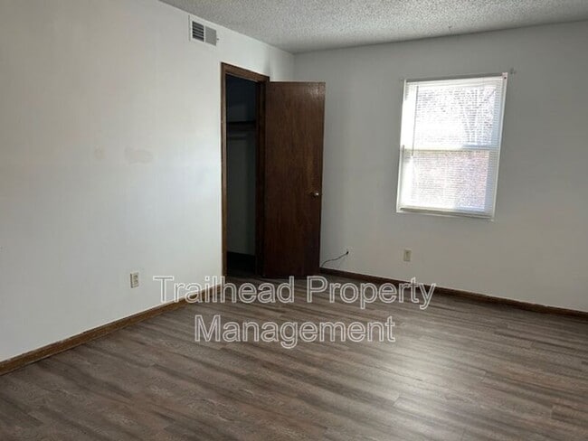 Building Photo - 8307 Woodson Dr