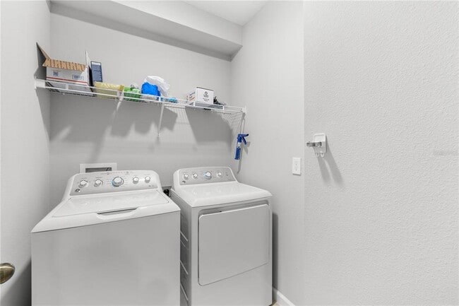 Building Photo - 260 Smugglers Way