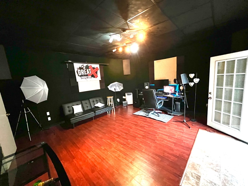 Building Photo - 301 Spring Hollow Rd