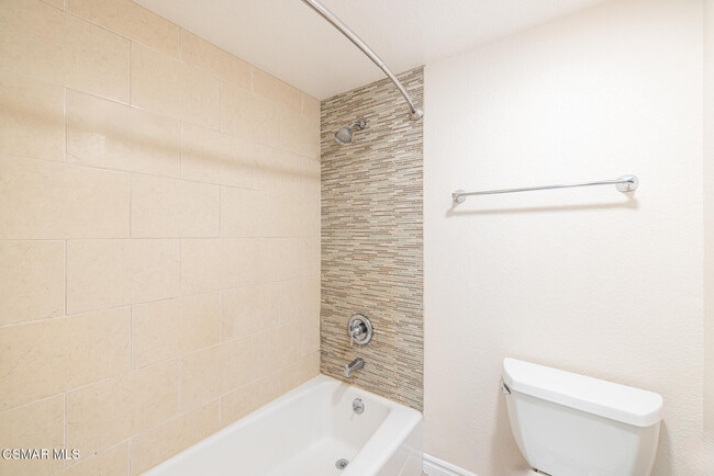 Building Photo - 5744 Oak Bend Ln