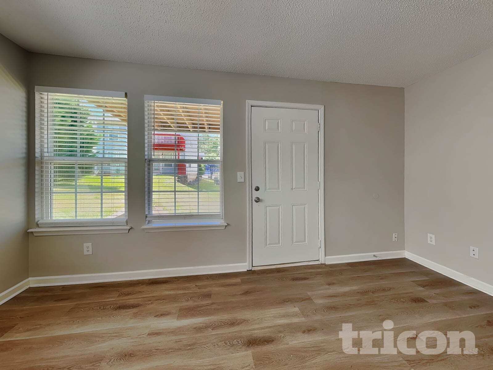 Building Photo - 3715 Longview Dr