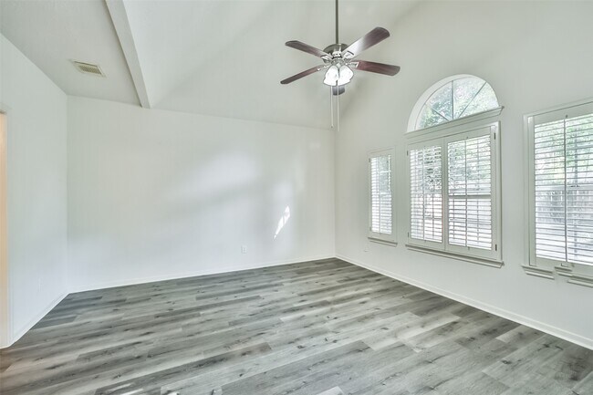 Building Photo - 13006 Peach Meadow Dr