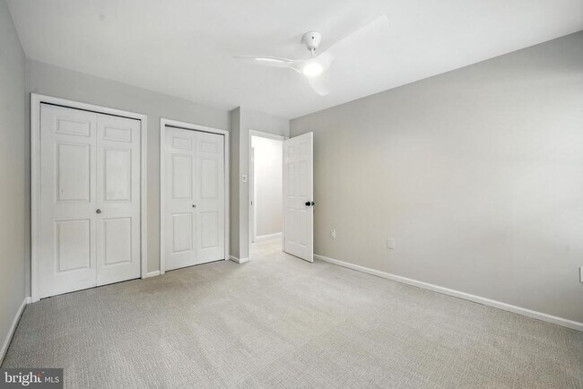 Building Photo - 10198 Cedar Pond Dr