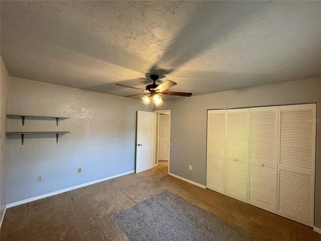 Building Photo - 2915 SW 38th Pl