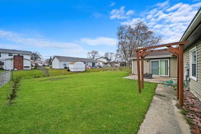 Building Photo - 8218 N Carrolton Ct