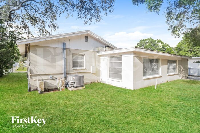 Building Photo - 211 W 108th Ave