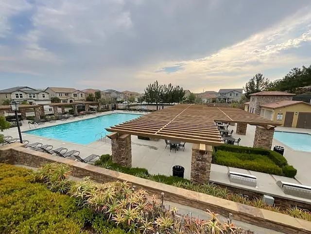 Building Photo - Immaculate 5-Bedroom Executive Home in Desirable Plum Canyon