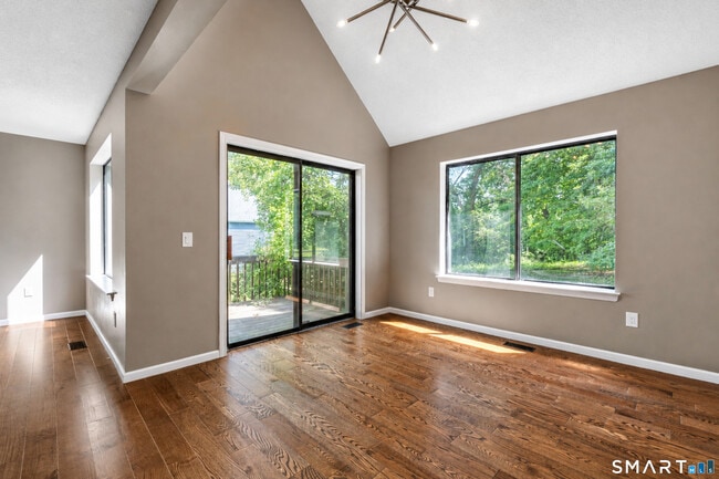 Building Photo - 6 Wild Rose Ct