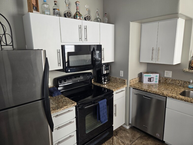 Building Photo - 3302 N 7th St