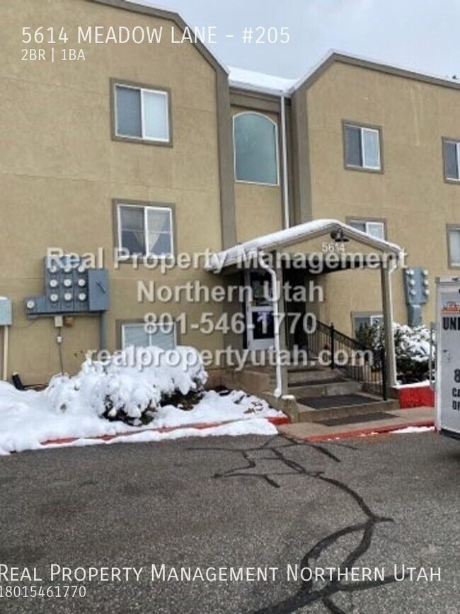 Building Photo - 5614 Meadow Ln