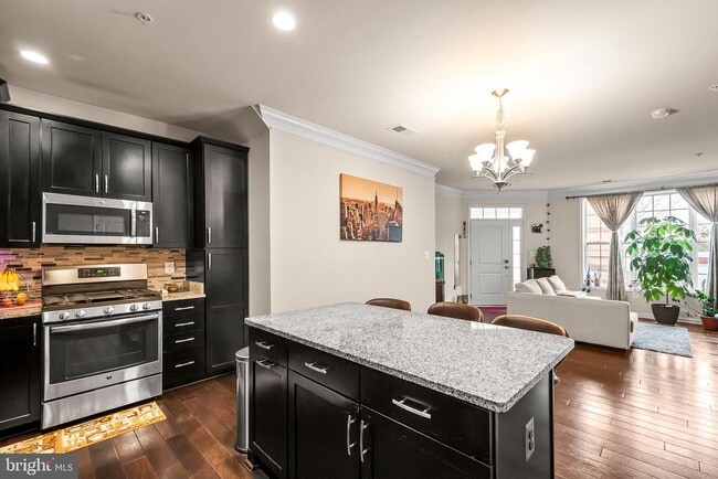 Building Photo - 43151 Wealdstone Terrace