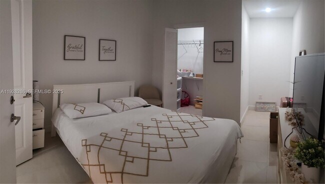 Building Photo - 2414 SW 145th Pl