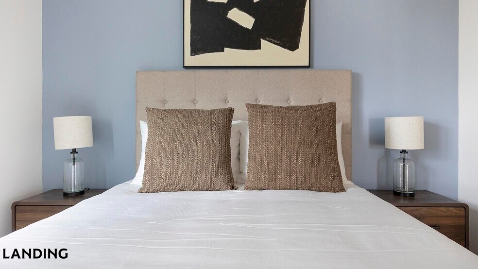 Building Photo - 707 S Farmer Ave