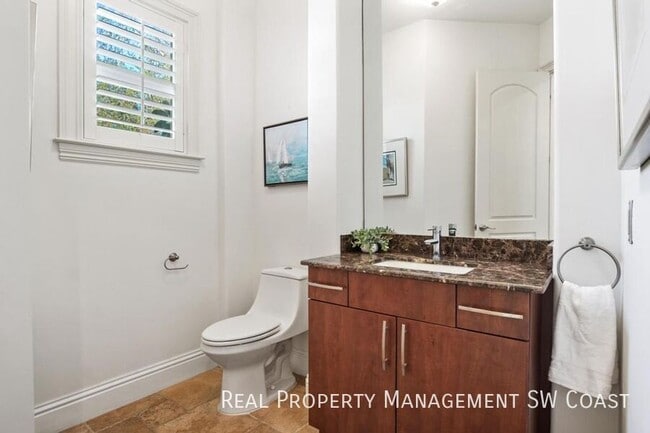 Building Photo - 1412 Hemingway Pl