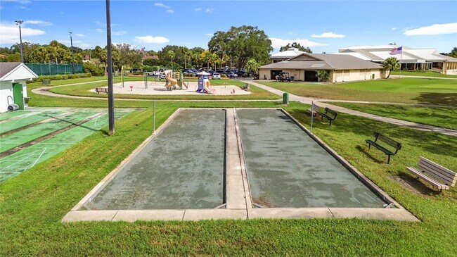 Building Photo - 3960 Southpointe Dr