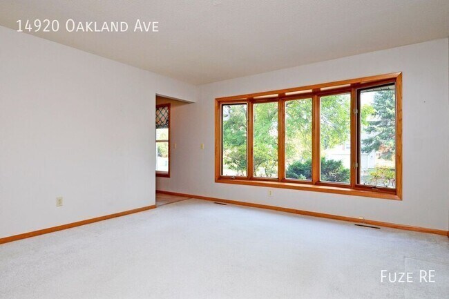 Building Photo - 14920 Oakland Ave