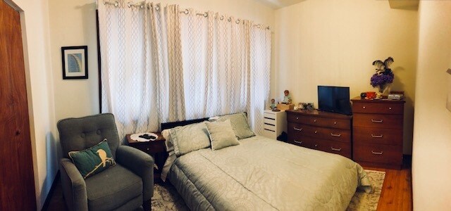 Building Photo - 2338 N Avers Ave