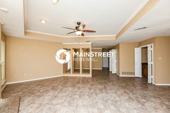 Building Photo - 4 Bedroom Pet-Friendly Home in Arlington, TX with Main Street Renewal