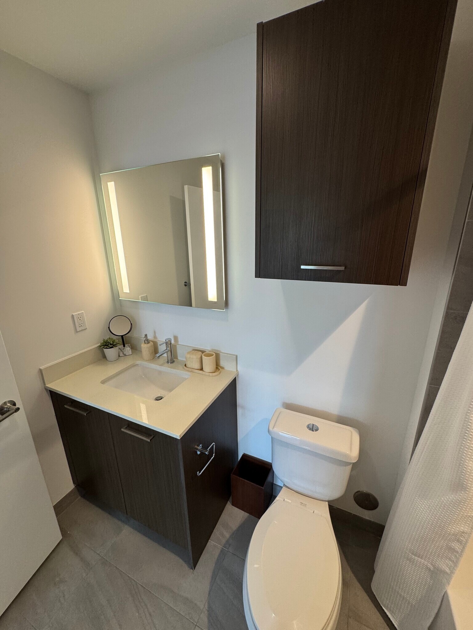 Building Photo - 405 NE 28th St